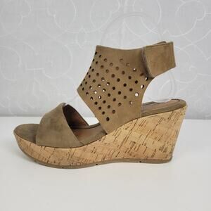 Euro Soft By Sofft Womens Sandals Size 6M Tan Suede Leather Strappy Cork Wedge‎